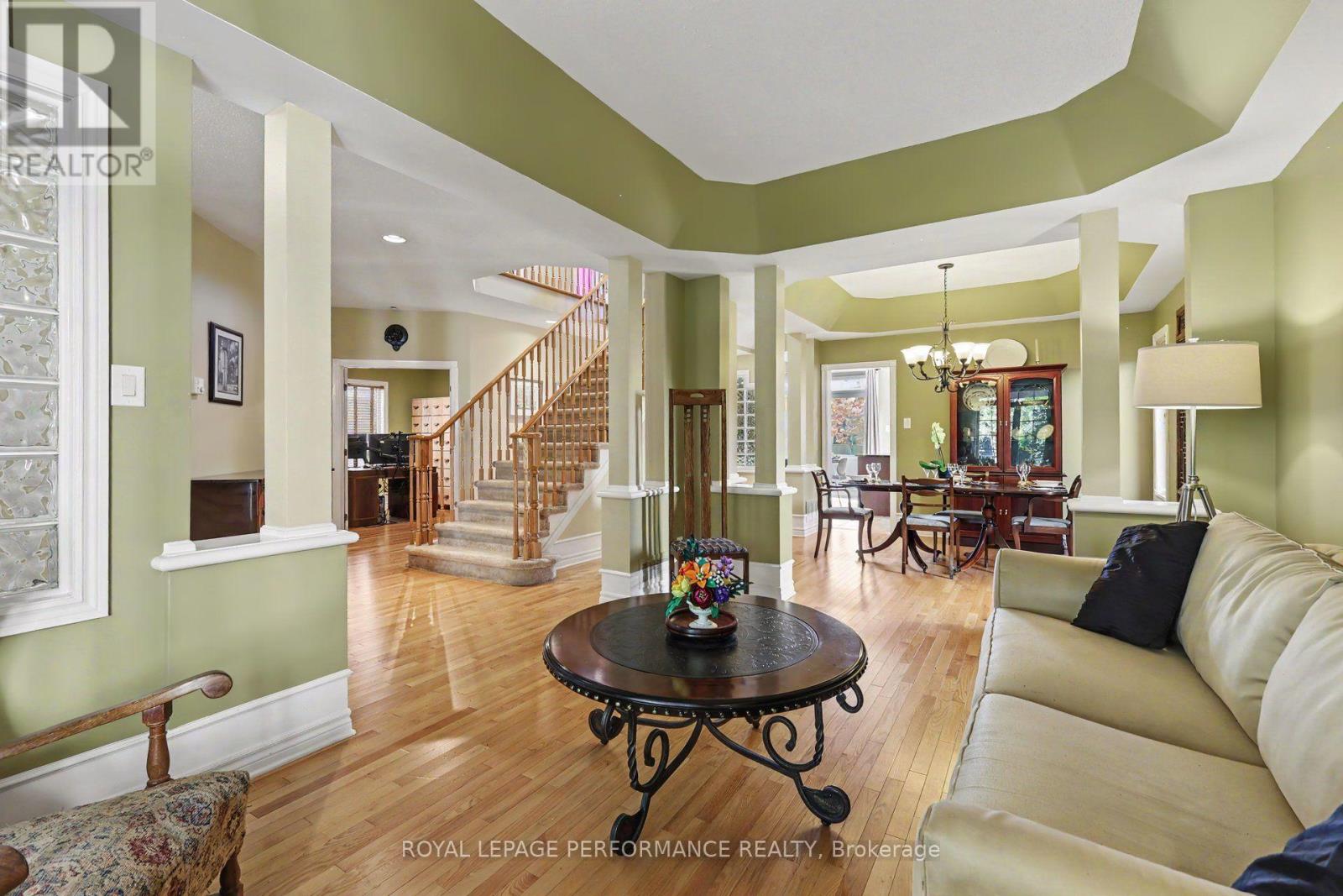 1033 Red Spruce Street, Ottawa, Ontario  K1V 1T5 - Photo 2 - X14110532