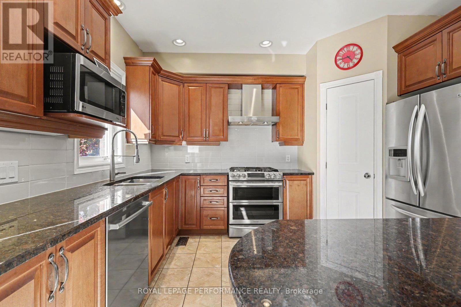 1033 Red Spruce Street, Ottawa, Ontario  K1V 1T5 - Photo 7 - X14110532