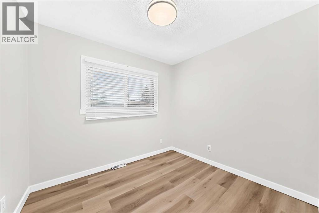 2016 46 Street SE