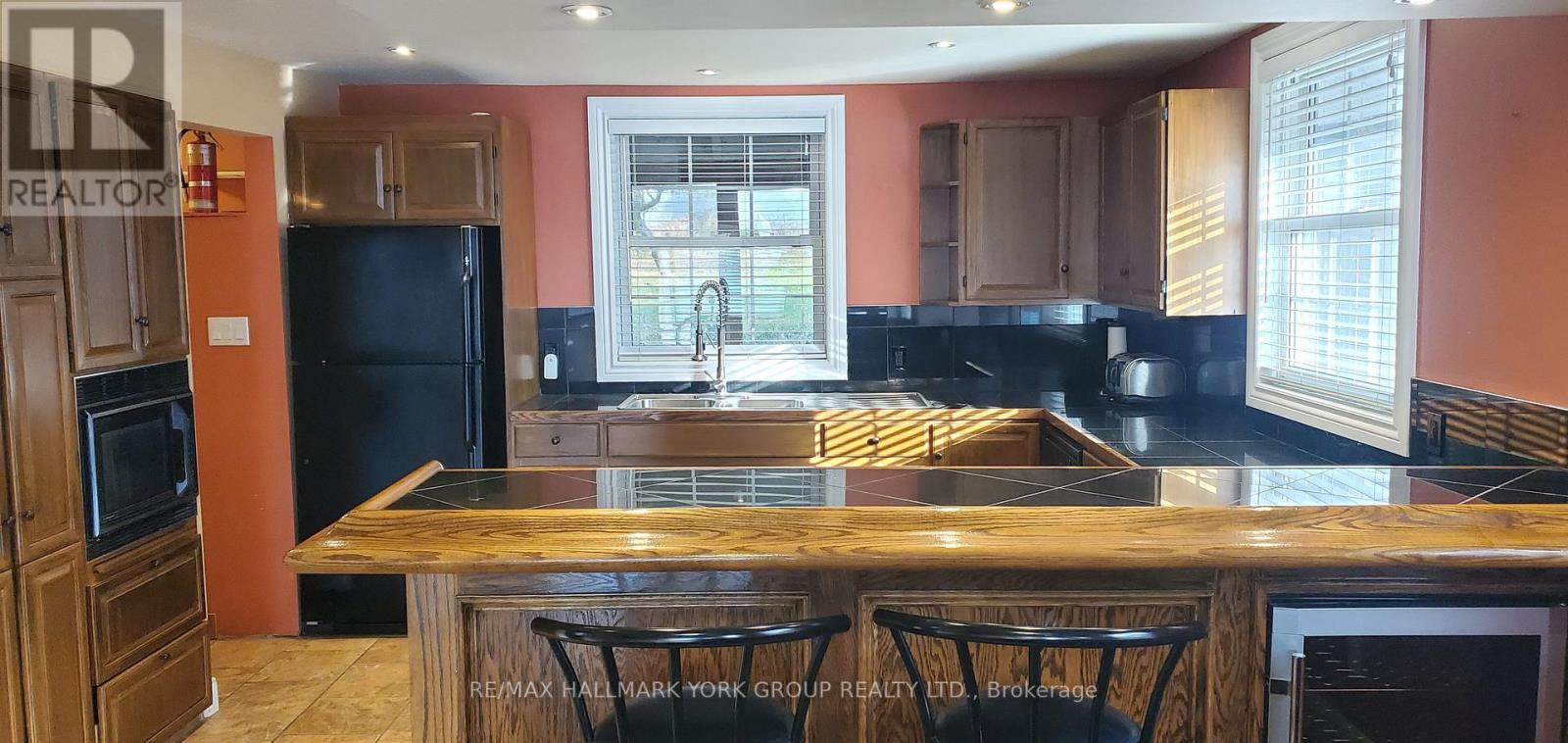 255 Lake Drive N, Georgina, Ontario  L4P 3C8 - Photo 5 - N14107458