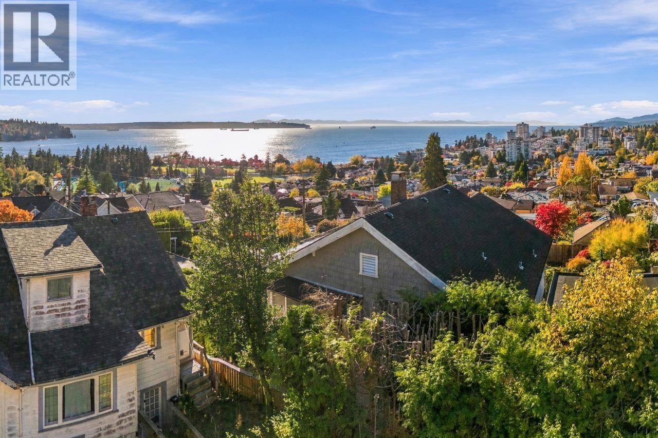 1013 DUCHESS AVENUE, West Vancouver, British Columbia