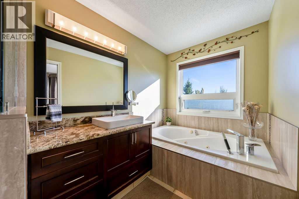 7 Springbank View SW, Calgary, Alberta  T3H 4J5 - Photo 22 - A2353152