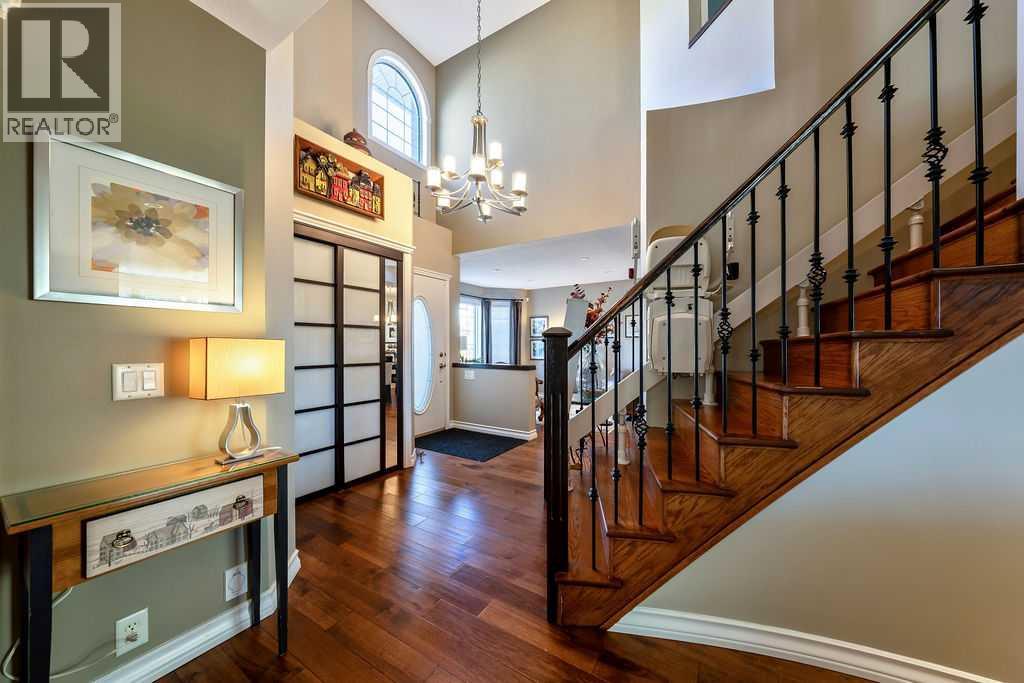 7 Springbank View SW, Calgary, Alberta  T3H 4J5 - Photo 8 - A2353152