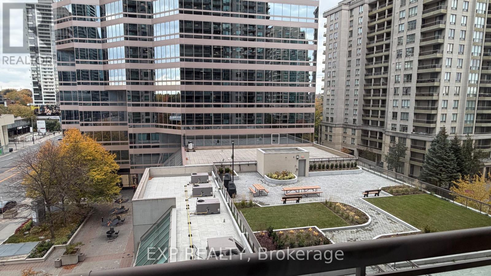 716 - 18 PARKVIEW AVENUE, toronto (willowdale east), Ontario