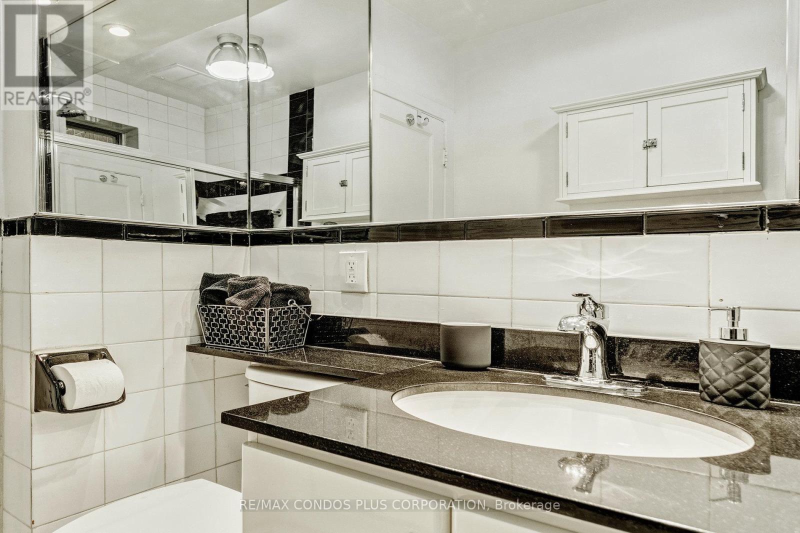 202 - 35 Raglan Avenue, Toronto (Forest Hill South), Ontario  M6C 2K7 - Photo 23 - C14110572