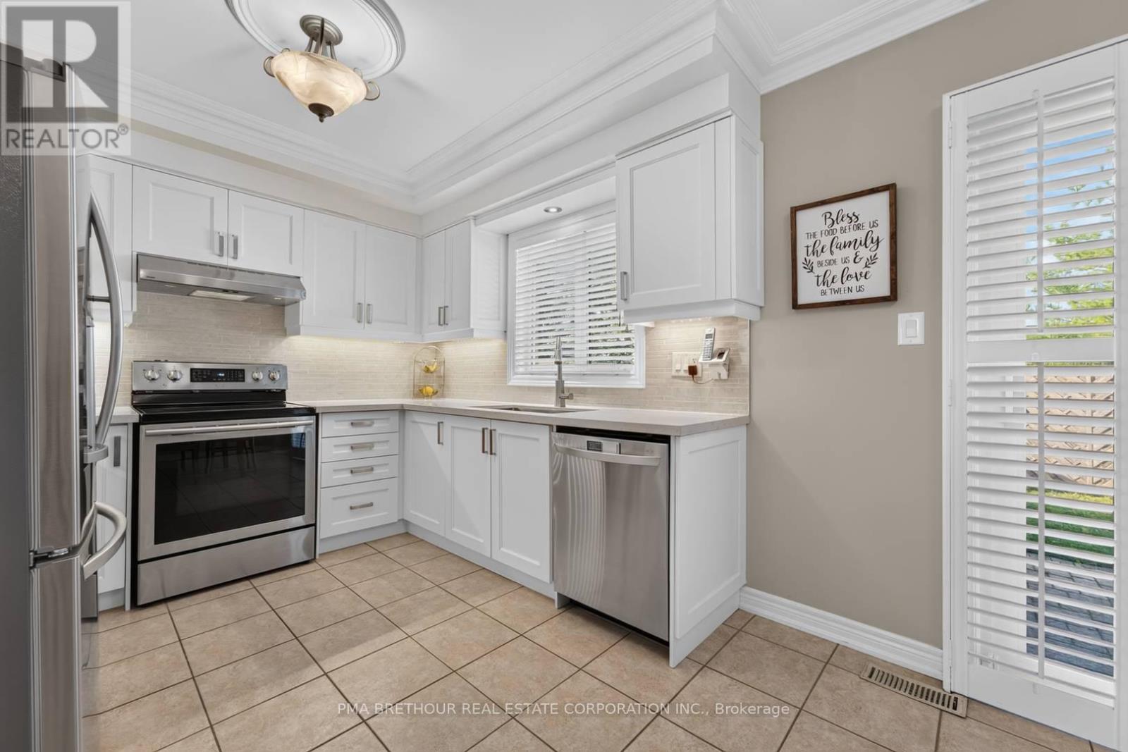 70 Castillian Drive, Vaughan (Sonoma Heights), Ontario  L4H 1S8 - Photo 8 - N14110512
