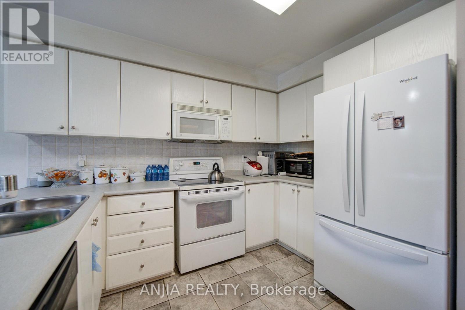 8 Millcroft Way, Vaughan, Ontario  L4J 6P2 - Photo 13 - N14110538