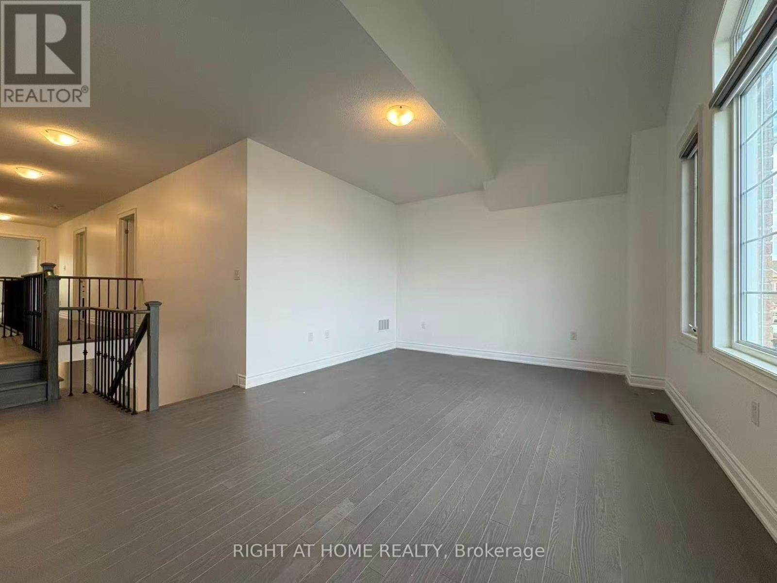4 Empire Drive, Bradford West Gwillimbury (Bradford), Ontario  L3Z 4J1 - Photo 17 - N14110576
