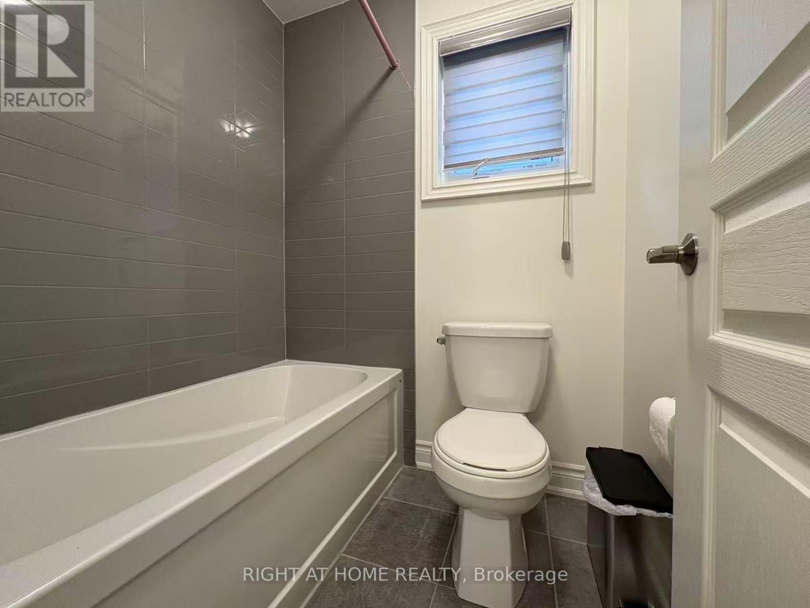 4 Empire Drive, Bradford West Gwillimbury (Bradford), Ontario  L3Z 4J1 - Photo 26 - N14110576