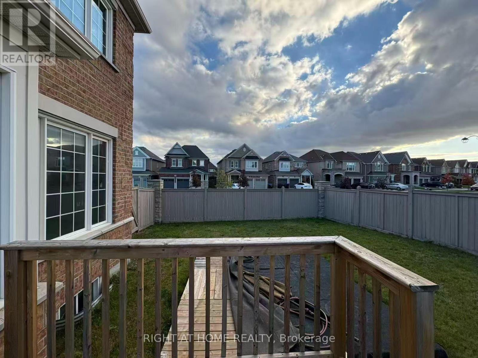 4 Empire Drive, Bradford West Gwillimbury (Bradford), Ontario  L3Z 4J1 - Photo 30 - N14110576