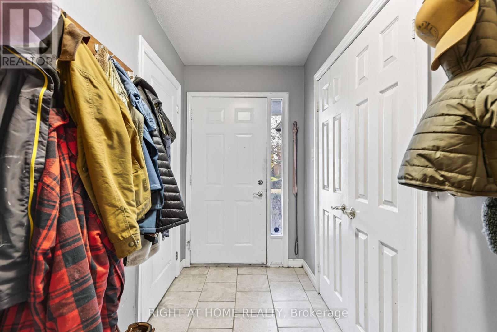 80 Garden Drive, Barrie (Allandale Heights), Ontario  L4N 5K2 - Photo 8 - S14110486