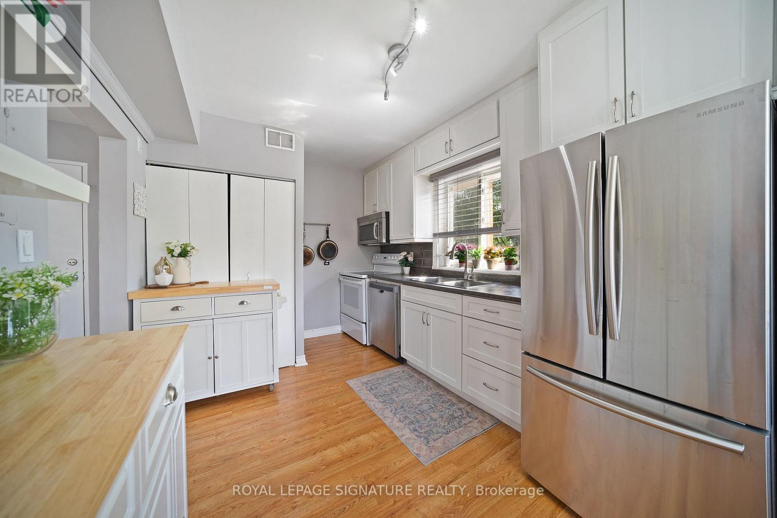 2 - 2027 Bluefields Drive, Burlington, Ontario  L7P 1J9 - Photo 2 - W14110464