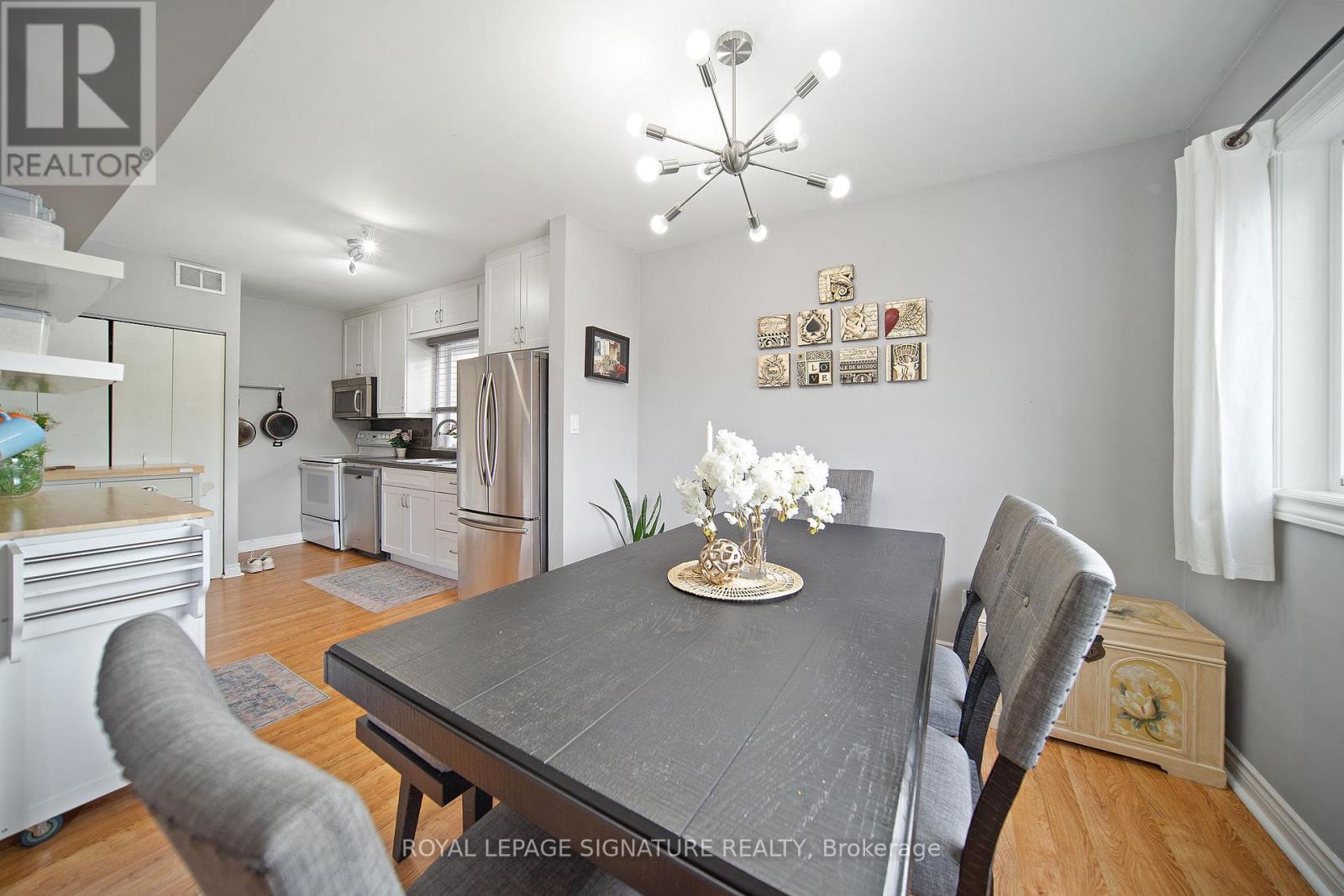 2 - 2027 Bluefields Drive, Burlington, Ontario  L7P 1J9 - Photo 5 - W14110464