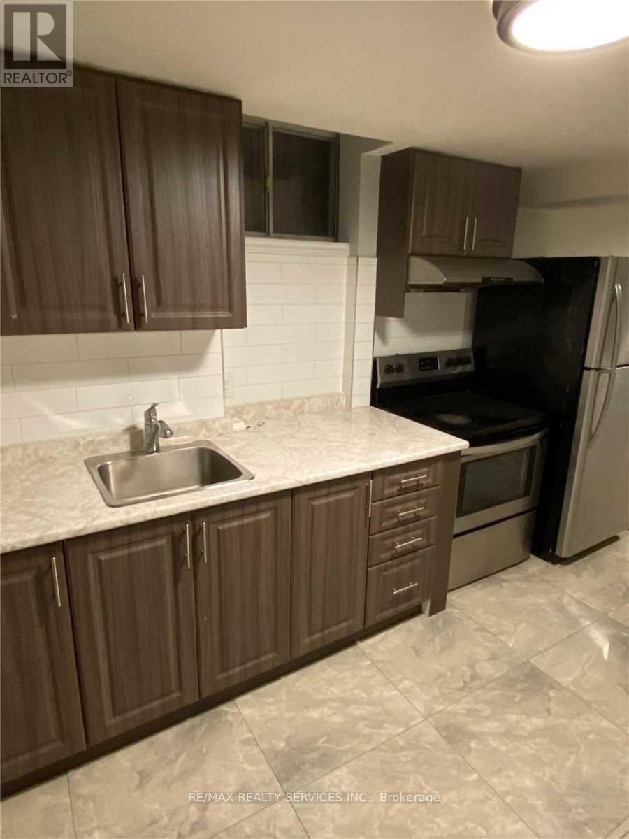 Bsmt - 26 Swennen Drive, Brampton, Ontario  L6V 4E3 - Photo 10 - W14110488