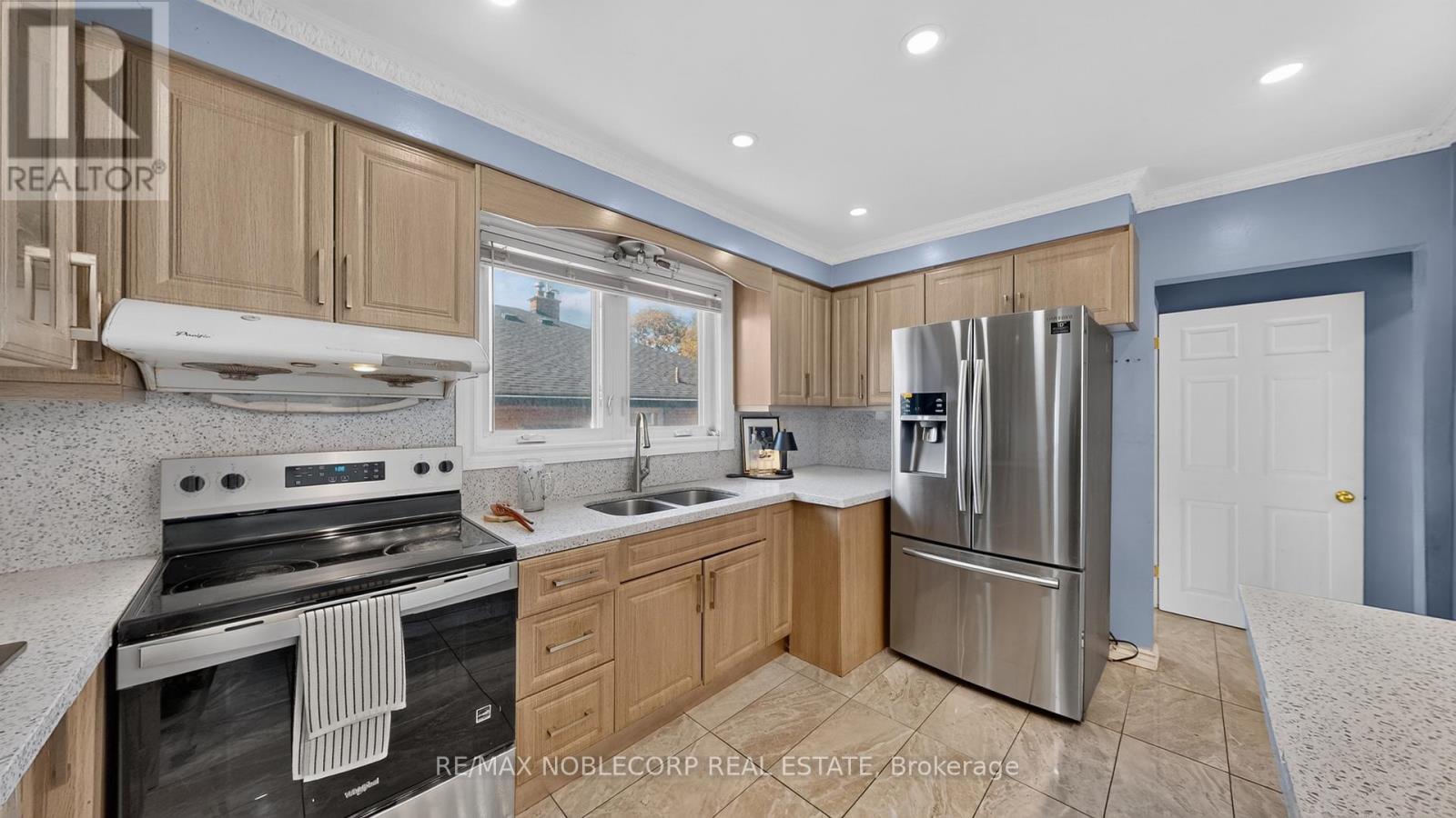 95 Snowood Court, Toronto, Ontario  M3N 1E7 - Photo 10 - W14110570