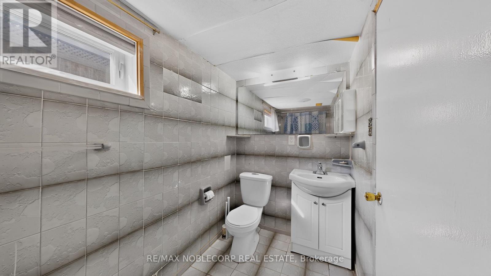 95 Snowood Court, Toronto, Ontario  M3N 1E7 - Photo 34 - W14110570