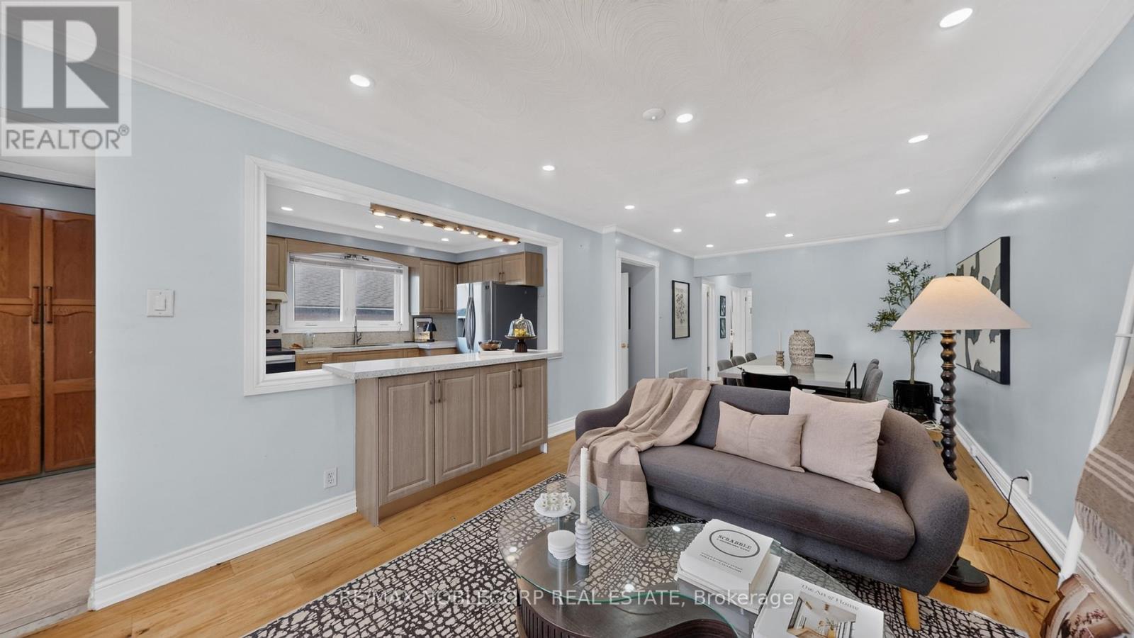 95 Snowood Court, Toronto, Ontario  M3N 1E7 - Photo 4 - W14110570