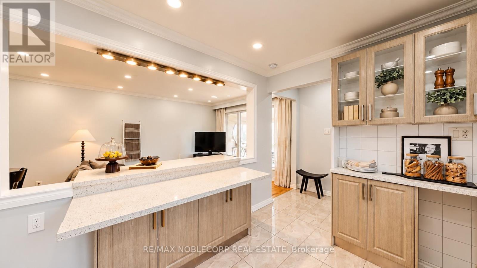 95 Snowood Court, Toronto, Ontario  M3N 1E7 - Photo 8 - W14110570