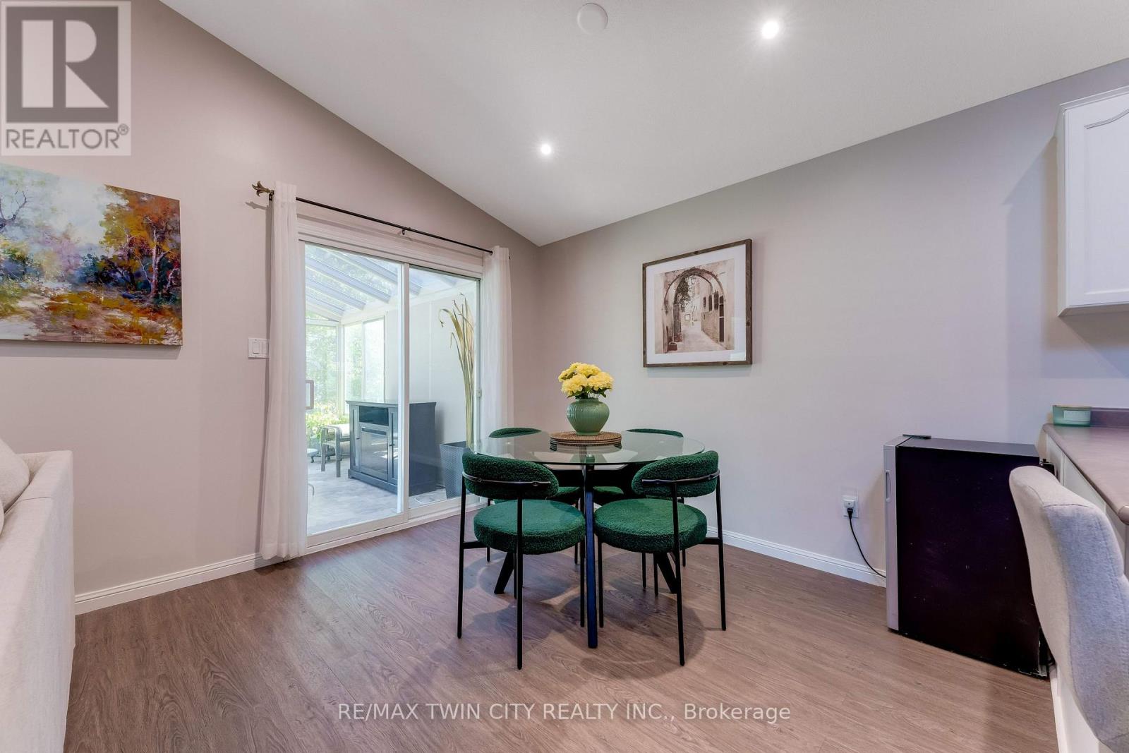 268 Keewatin Avenue, Kitchener, Ontario  N2B 3W4 - Photo 9 - X14110468