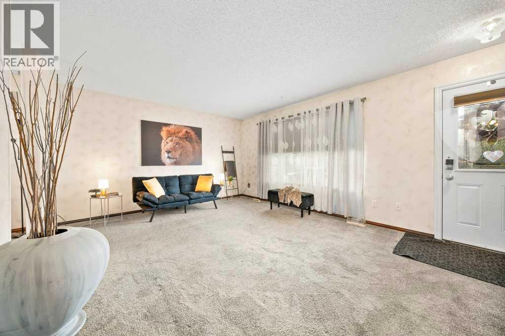 29 Cairns Way Se, Medicine Hat, Alberta  T1B 1M3 - Photo 6 - A2344158