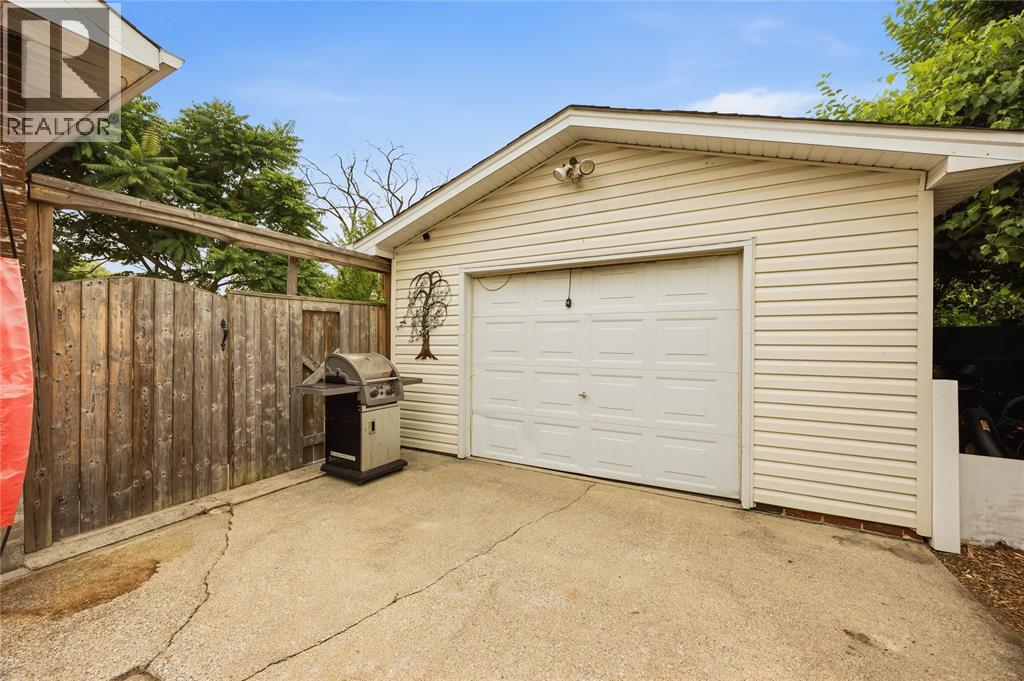 820 Woodward Crescent, Sarnia, Ontario  N7V 2E6 - Photo 2 - 26025884