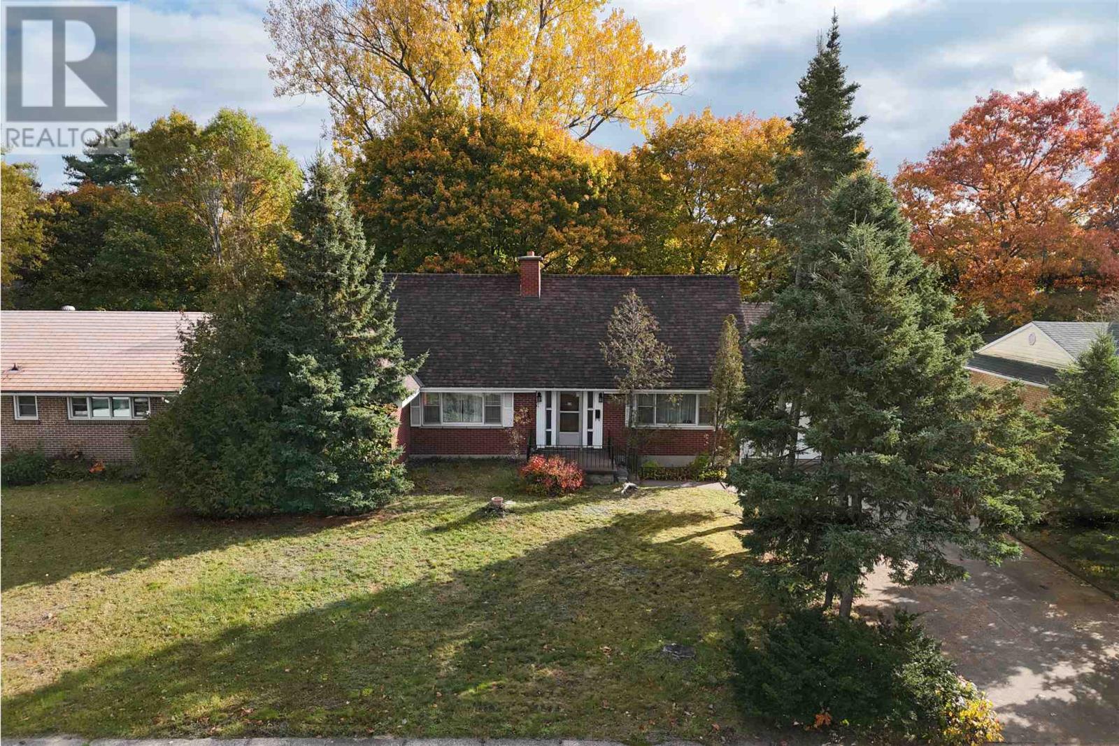 119 Parkdale Dr, Sault Ste. Marie, Ontario  P6A 4C6 - Photo 2 - SM262963