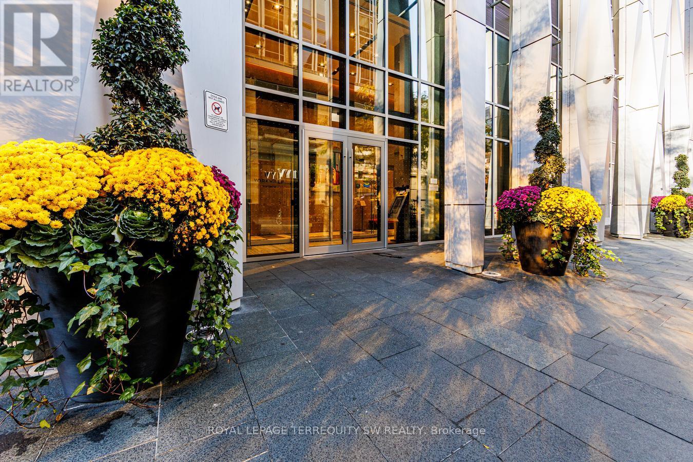 809 - 1 Yorkville Avenue, Toronto, Ontario  M4W 0B1 - Photo 2 - C14106710