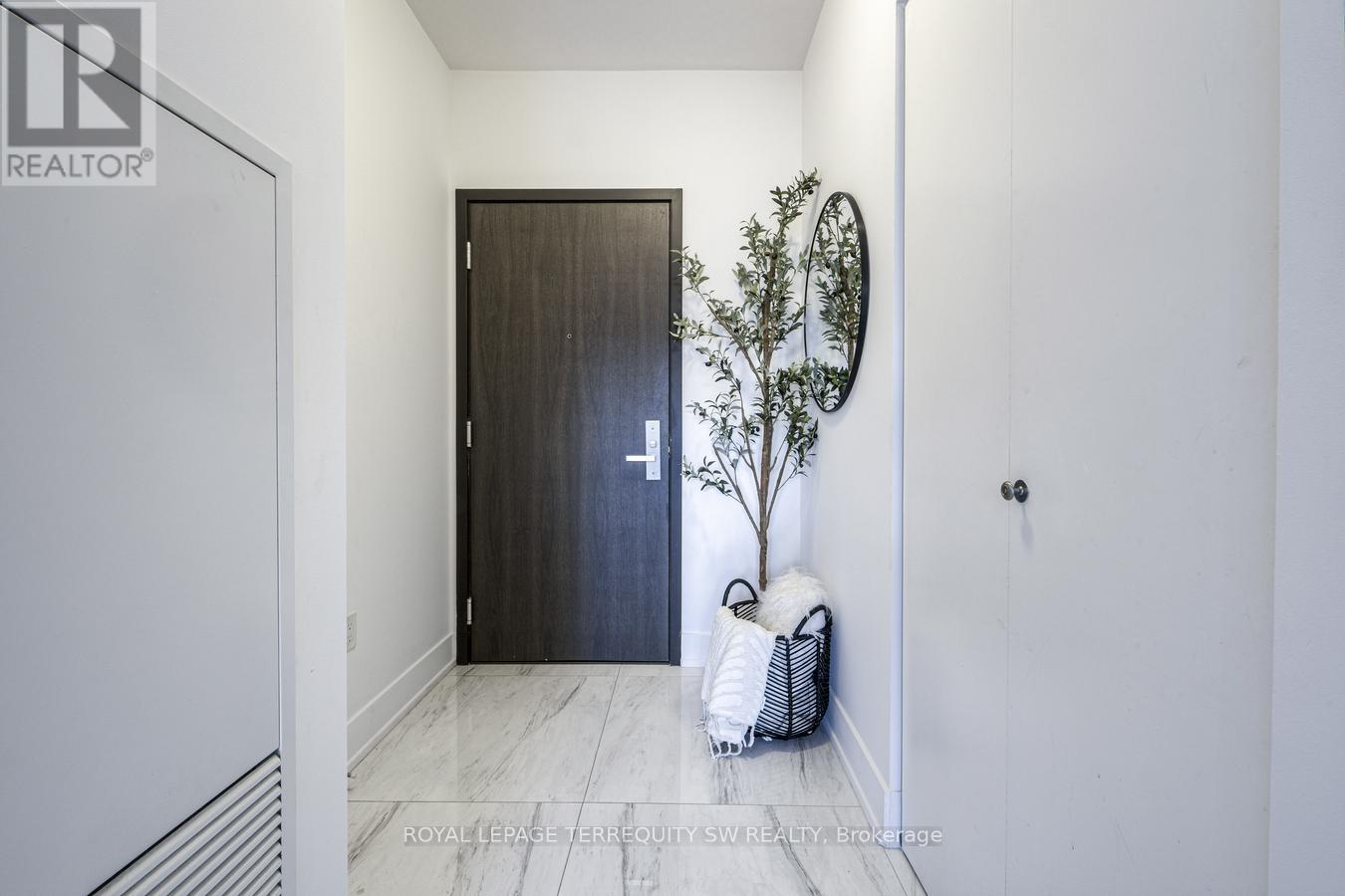 809 - 1 Yorkville Avenue, Toronto, Ontario  M4W 0B1 - Photo 5 - C14106710