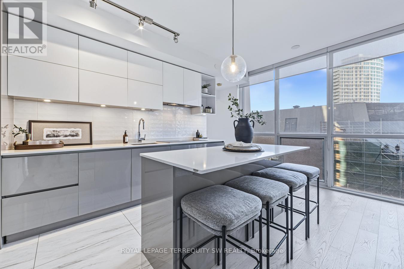 809 - 1 Yorkville Avenue, Toronto, Ontario  M4W 0B1 - Photo 8 - C14106710