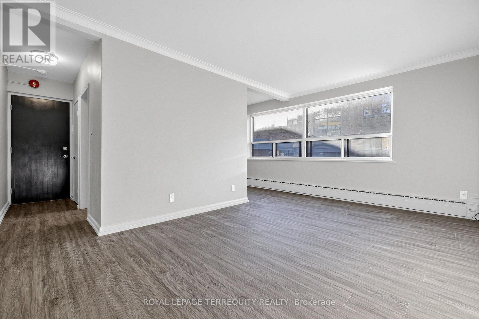 101 - 2550 Keele Street, Toronto, Ontario  M6L 2N8 - Photo 2 - W14093612