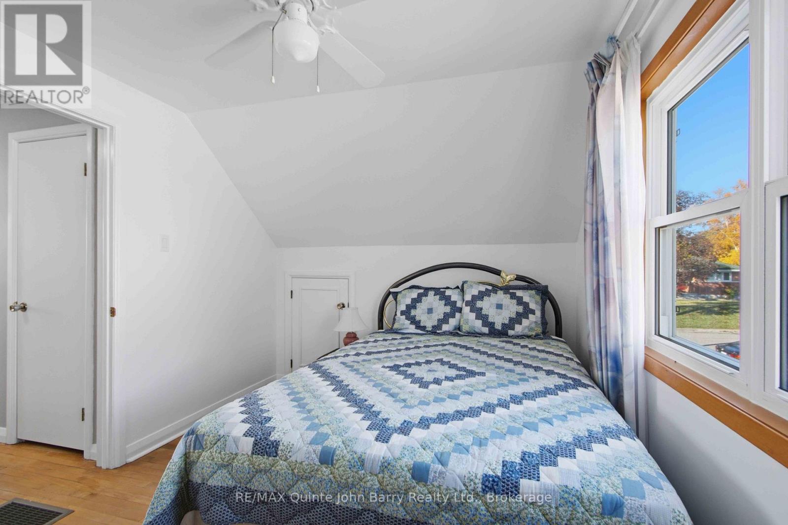 47 Fourth Avenue, Quinte West, Ontario  K8V 5N5 - Photo 15 - X14110826