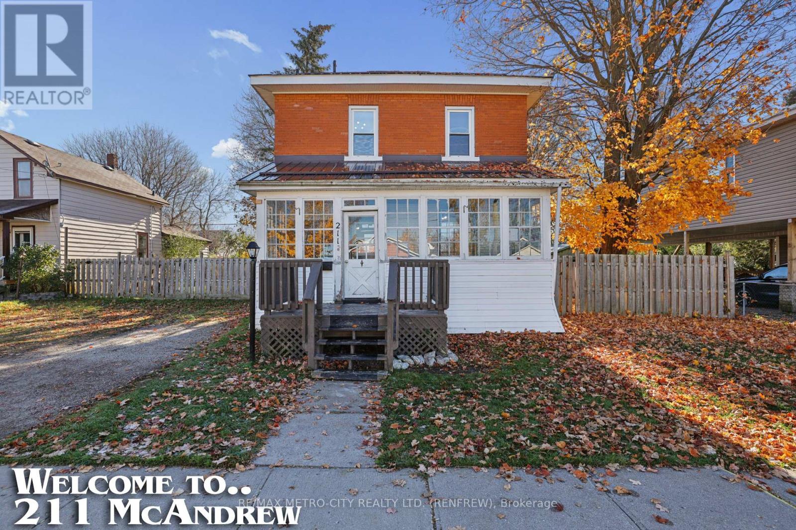 211 MCANDREW AVENUE, Renfrew, Ontario