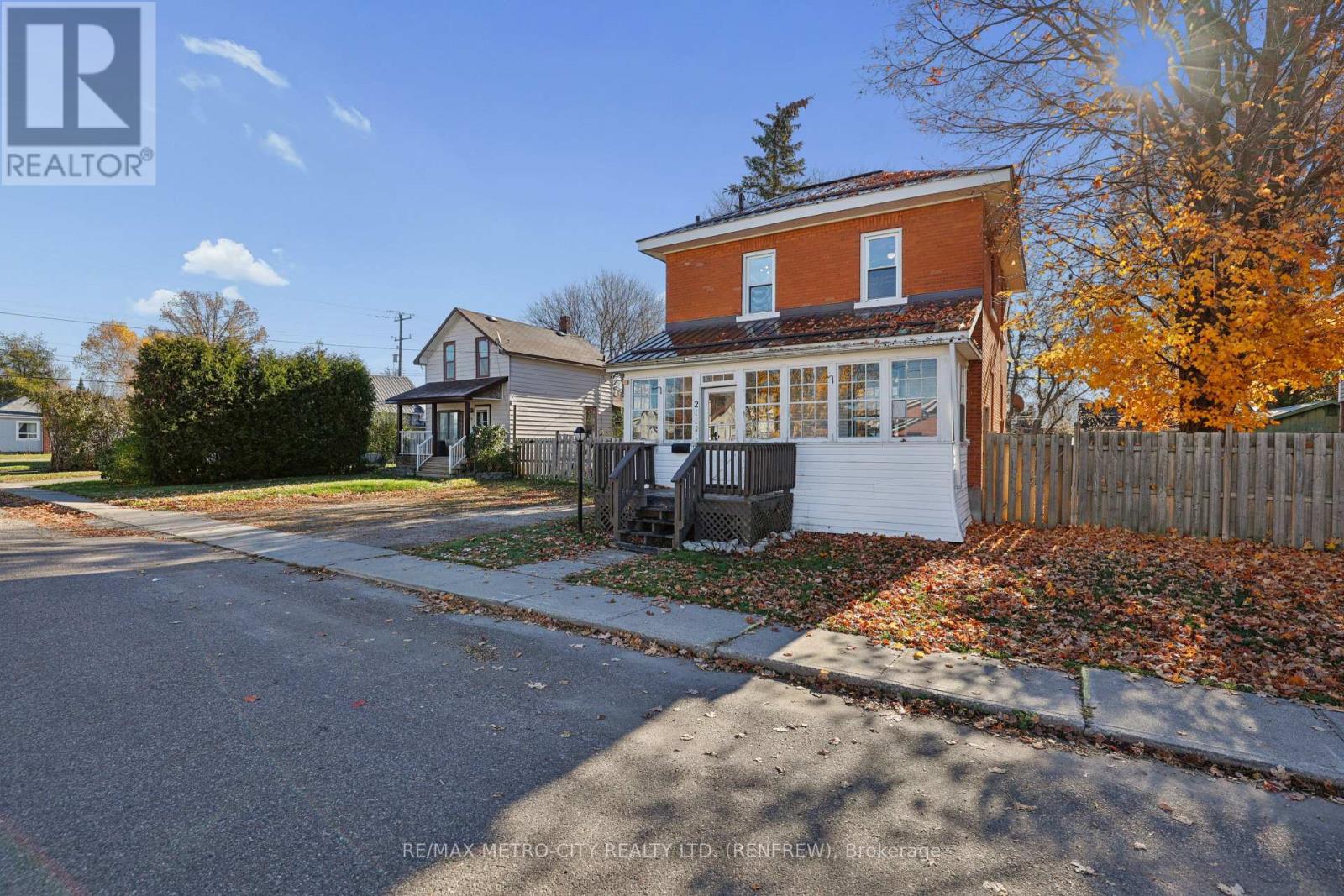 211 Mcandrew Avenue, Renfrew, Ontario  K7V 3X2 - Photo 2 - X14110694