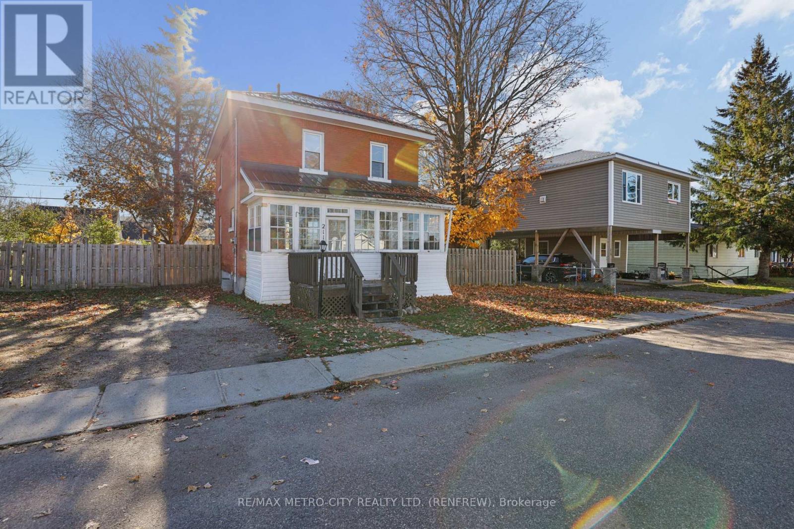 211 Mcandrew Avenue, Renfrew, Ontario  K7V 3X2 - Photo 3 - X14110694