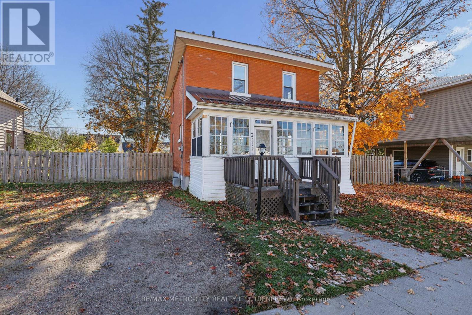 211 Mcandrew Avenue, Renfrew, Ontario  K7V 3X2 - Photo 4 - X14110694