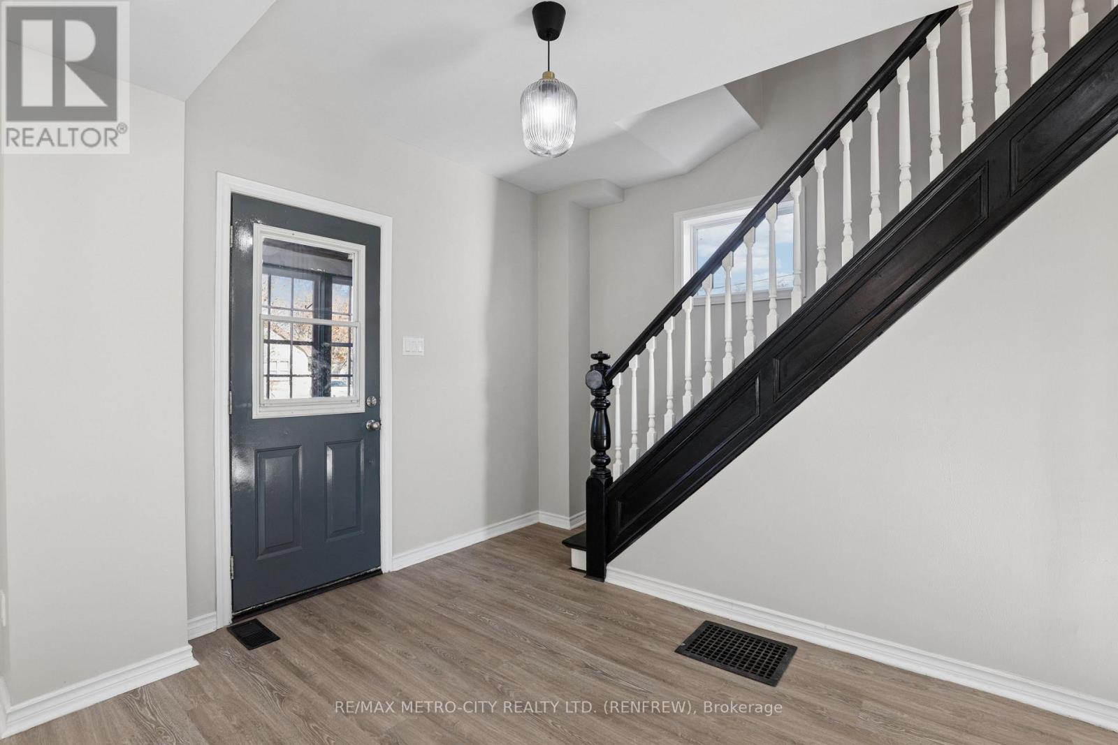 211 Mcandrew Avenue, Renfrew, Ontario  K7V 3X2 - Photo 7 - X14110694