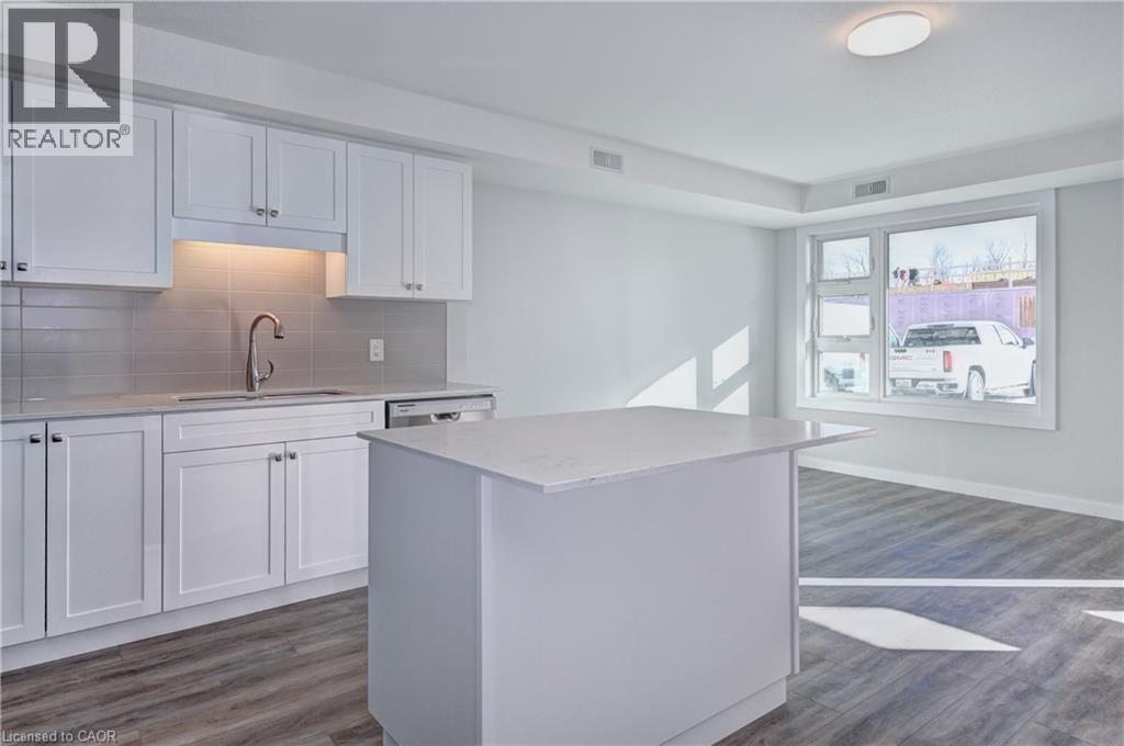 118 Gravel Ridge Trail Unit# E13, Kitchener, Ontario  N2E 0B8 - Photo 16 - 40873446