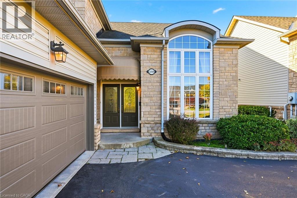 2256 Turnberry Road, Burlington, Ontario L7M 4S6 - Photo 3 - 40872810