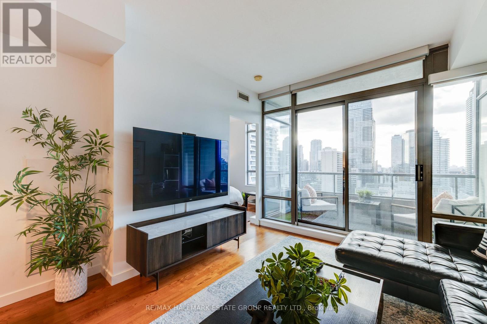 2201 - 285 Mutual Street, Toronto, Ontario  M4Y 3C5 - Photo 14 - C14110712