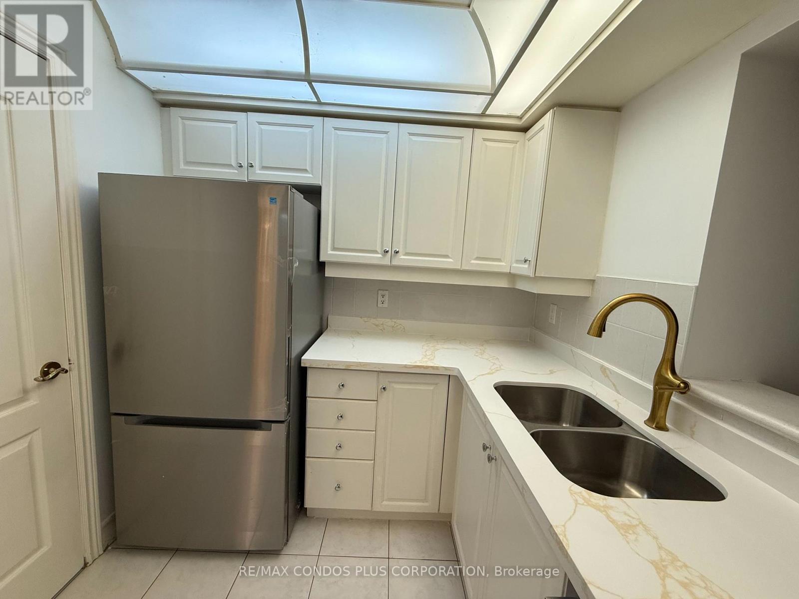 1601 - 5418 Yonge Street, Toronto (Willowdale West), Ontario  M2N 5R8 - Photo 3 - C14110808