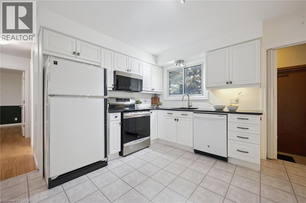 86 Lower Canada Crescent, Kitchener, Ontario  N2P 1E8 - Photo 11 - 40870344