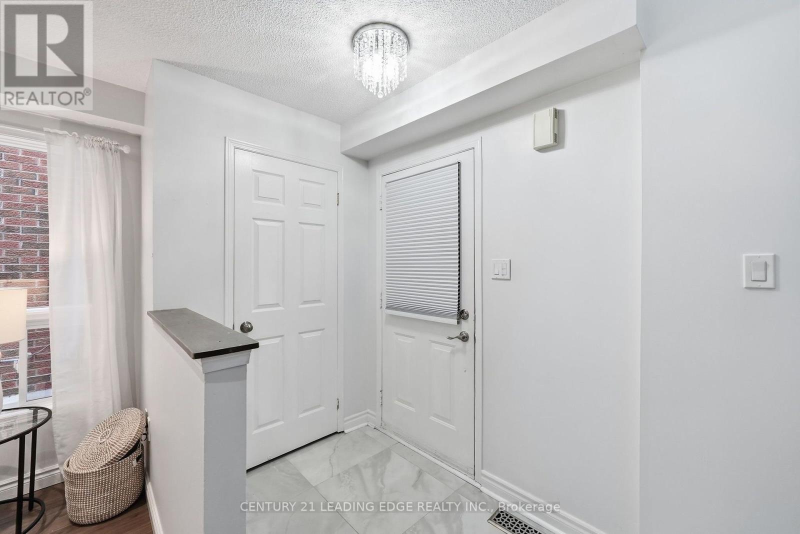 1732 Silver Maple Drive, Pickering (Amberlea), Ontario  L1V 6X9 - Photo 8 - E14110788