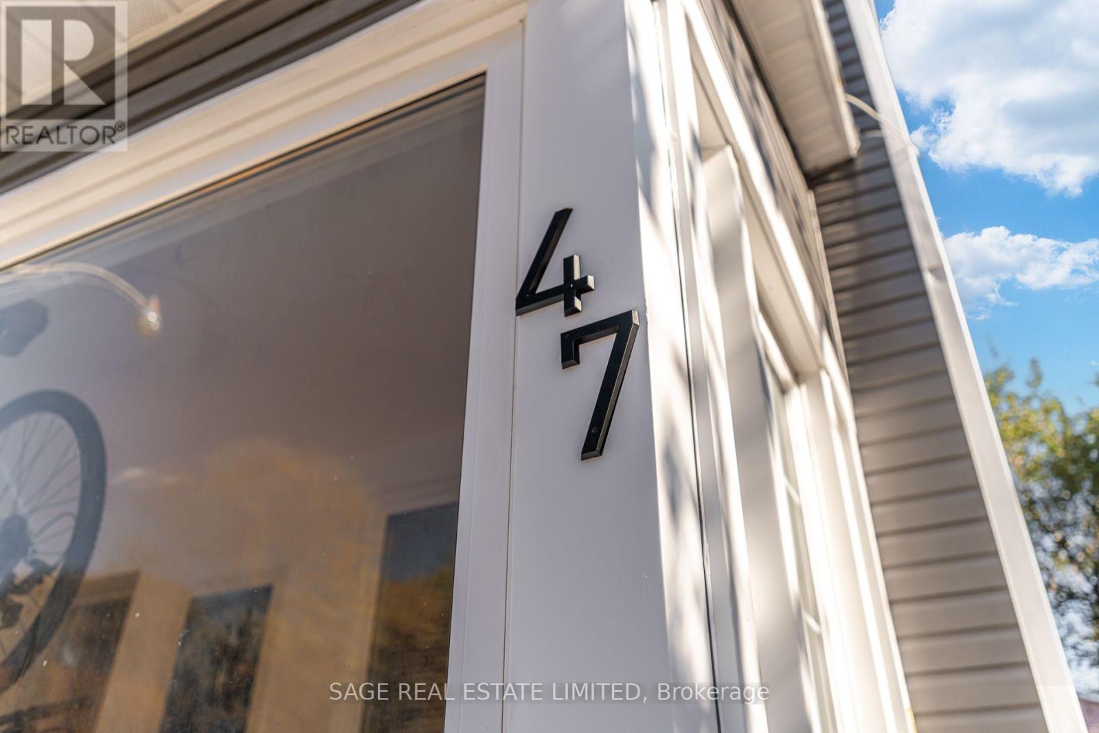 47 Jones Avenue, Toronto, Ontario  M4M 2Z7 - Photo 2 - E14110838