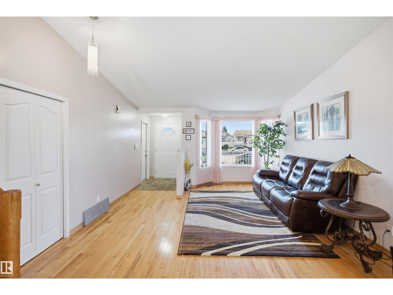 17007 90A ST NW