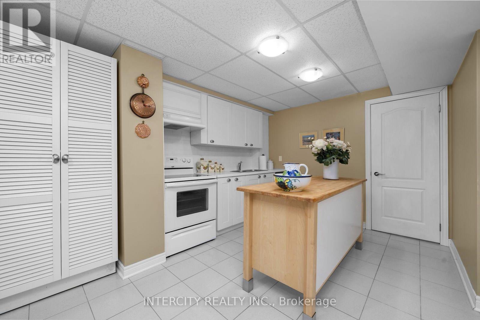 35 Avro Road, Vaughan (Maple), Ontario  L6A 1Y3 - Photo 33 - N14110856