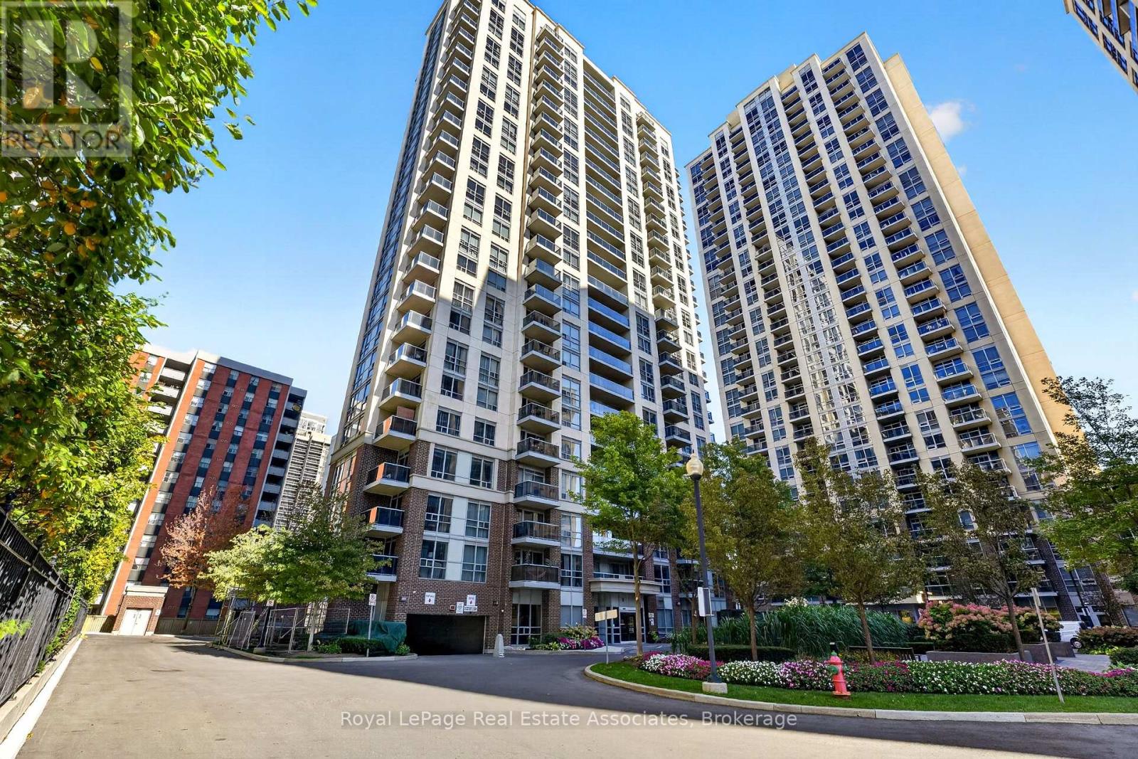 1804 - 5 MICHAEL POWER PLACE, Toronto, Ontario