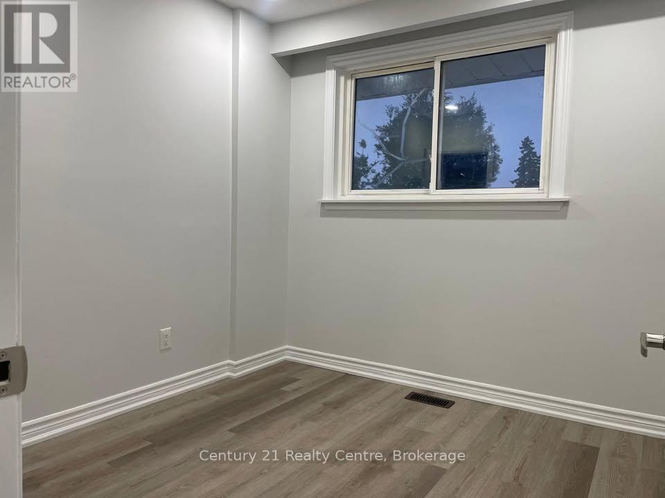 Upper Lvl - 19 Athlone Avenue, Brampton (Avondale), Ontario  L6T 2N5 - Photo 11 - W14110614