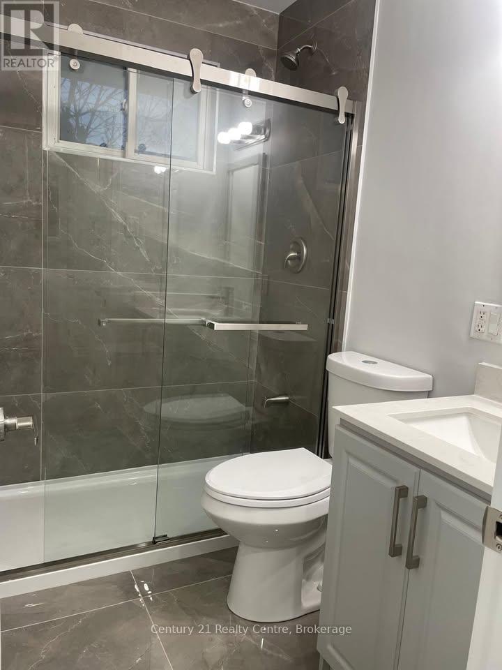 Upper Lvl - 19 Athlone Avenue, Brampton (Avondale), Ontario  L6T 2N5 - Photo 12 - W14110614