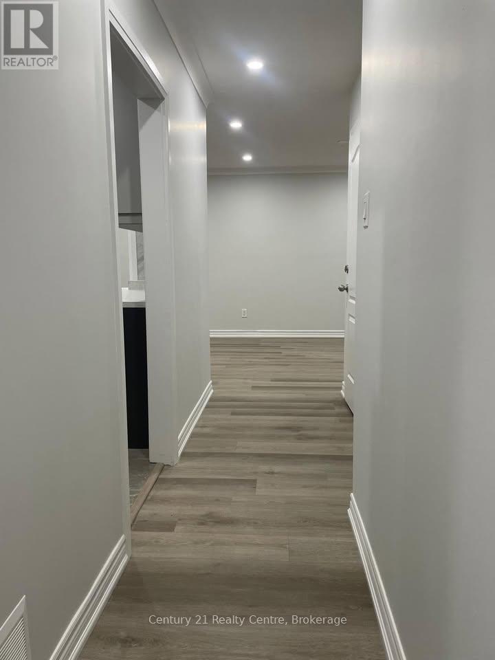 Upper Lvl - 19 Athlone Avenue, Brampton (Avondale), Ontario  L6T 2N5 - Photo 6 - W14110614