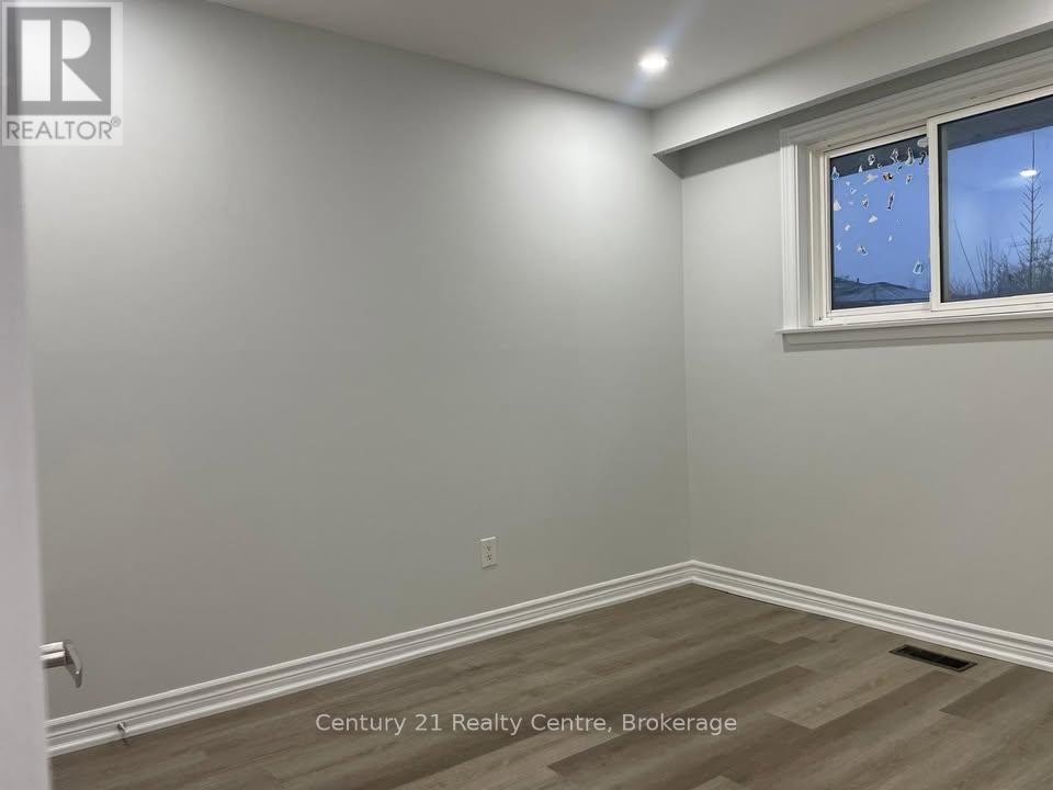 Upper Lvl - 19 Athlone Avenue, Brampton (Avondale), Ontario  L6T 2N5 - Photo 9 - W14110614